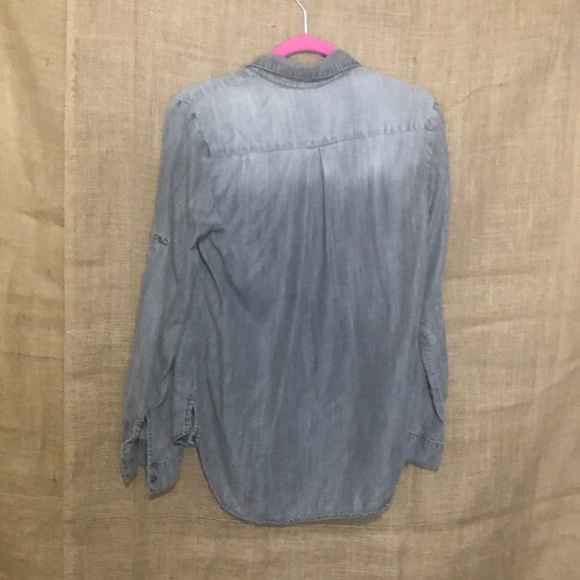 Cloth and Stone SZ S V Neck Shirt Casual Chambray - Picture 7 of 7